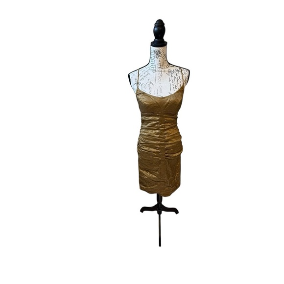 Chic Gold Midi Dress - Picture 1 of 8